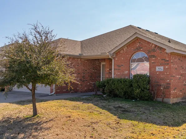 9221 Marilyn Dr, White Settlement, TX 76108