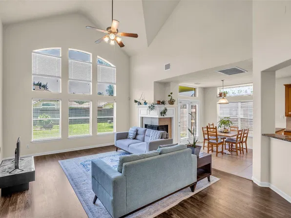 17707 Belwood Park Ln, Cypress, TX 77433
