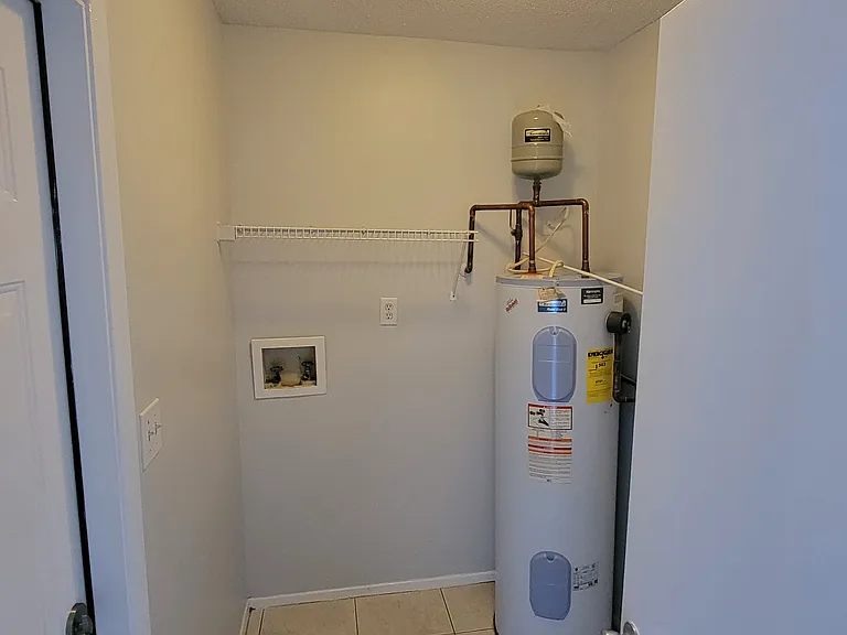 3024 Yorktown Cir — Photo 4
