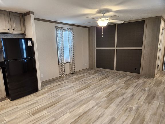 2nd image of 176 Colorado St #176