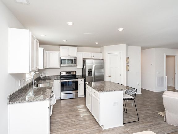 3rd image of 559 Olivia Springs Dr