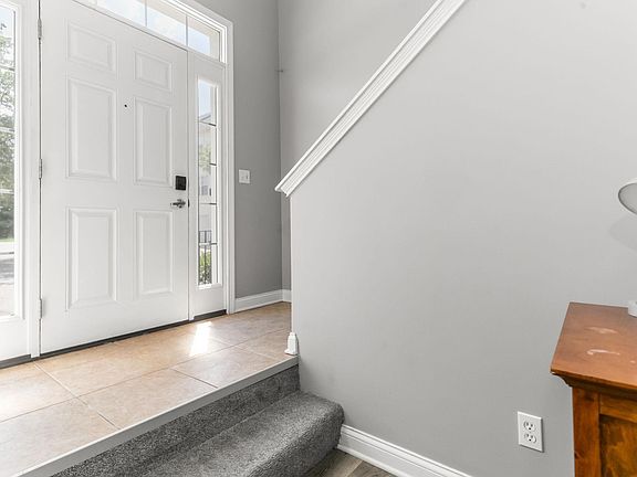3rd image of 411 Abbey St