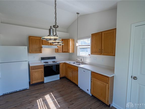 4th image of 7281 Brookstone Dr