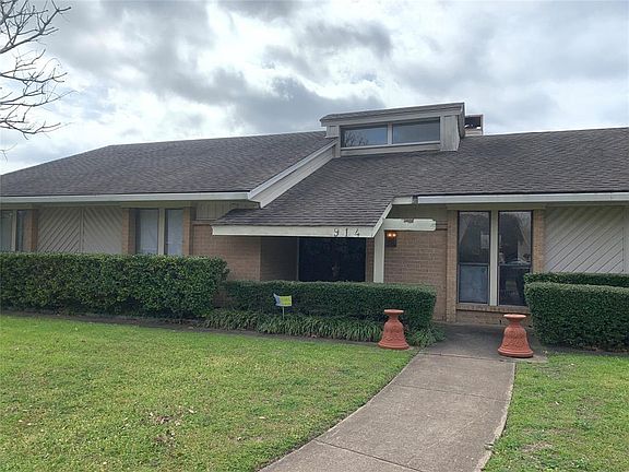3rd image of 914 Coventry Ln