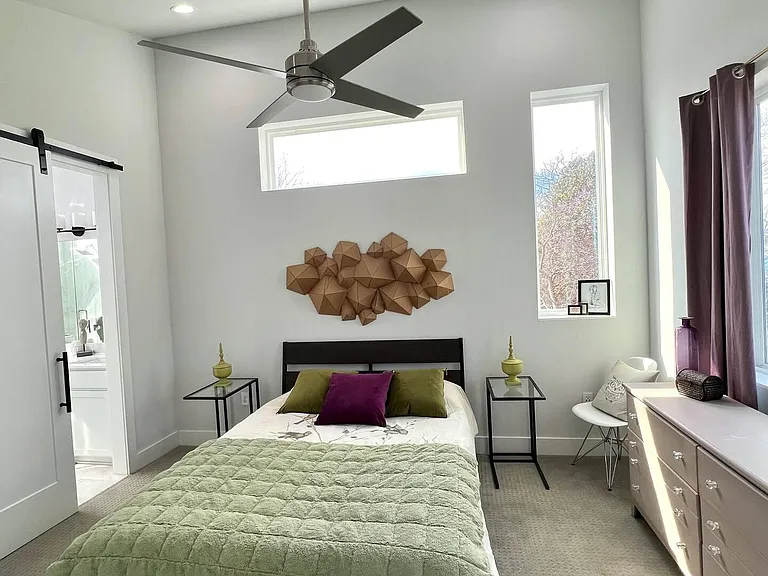 6908 Carver Ave — Photo 7