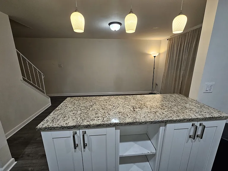 Regina Dr — Photo 9