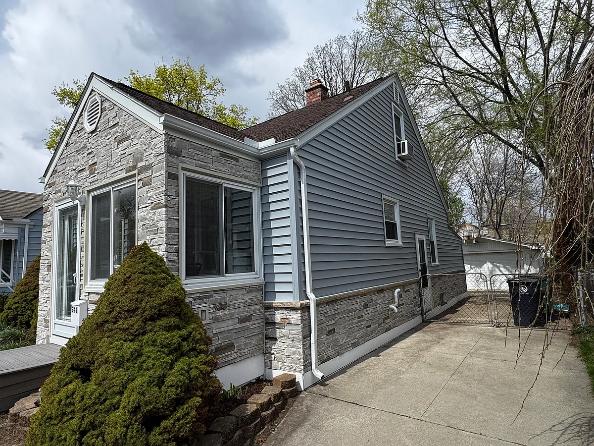 Building Photo - 241 Devillen Ave