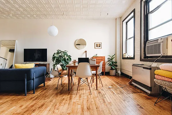 Rented by Nooklyn NYC LLC | media 9
