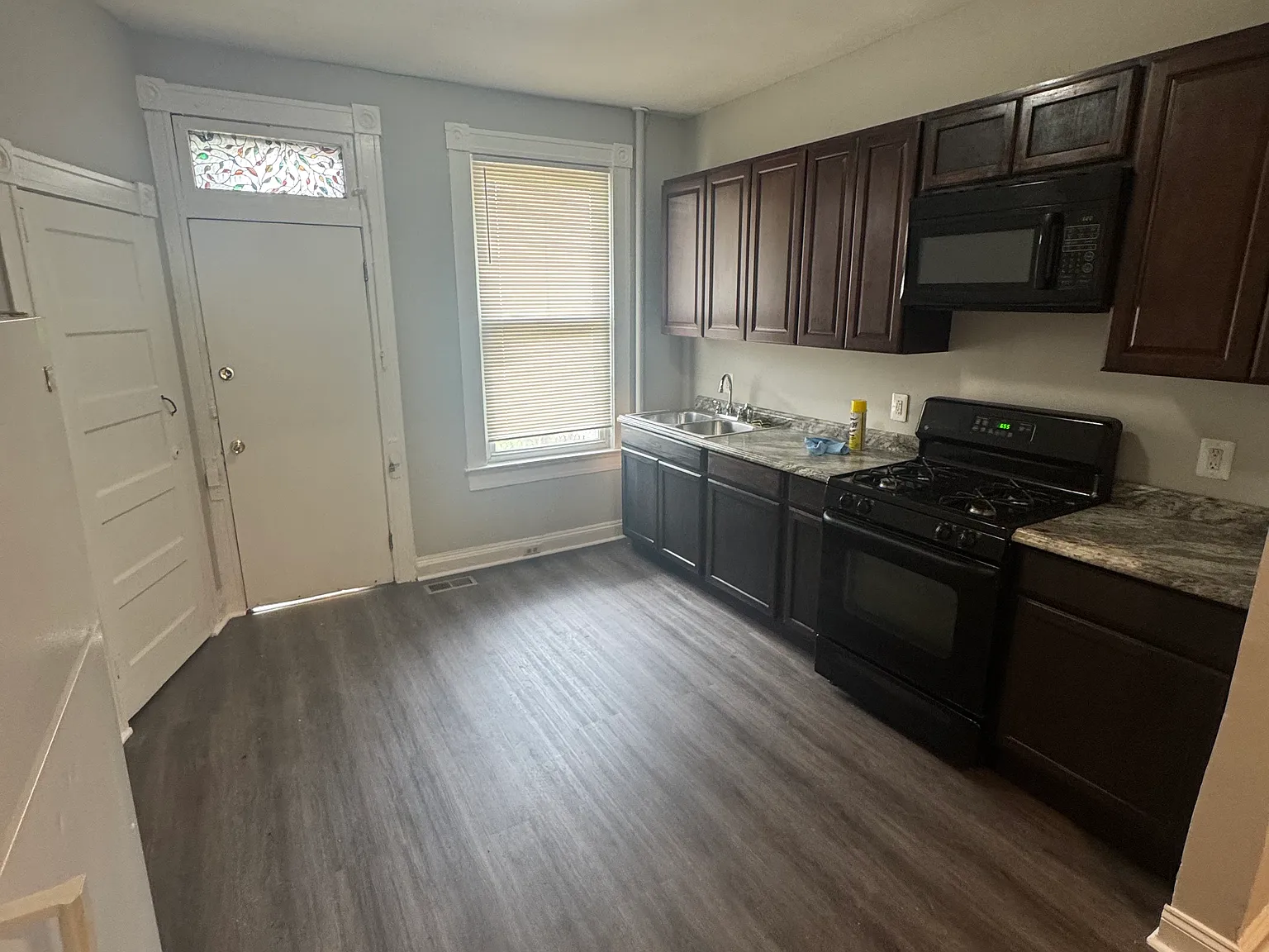 3 bed, 1.5 bath, $1,650 — Photo 4