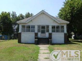 417 E Main St, Carterville, MO 64835