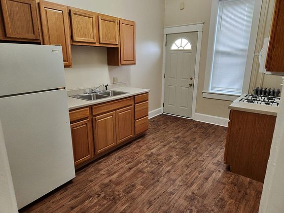5th image of 1559 Broad St #2