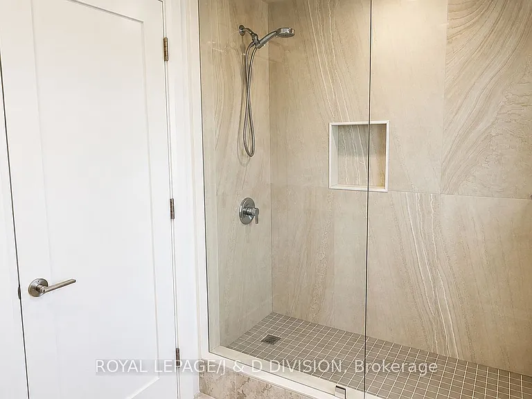 2579 Yonge St #202 — Photo 19