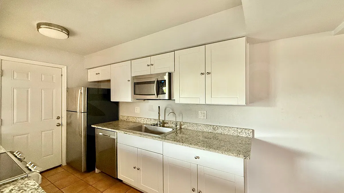 4 bed, 2.0 bath, 1597 sqft, $2,999 — Photo 4