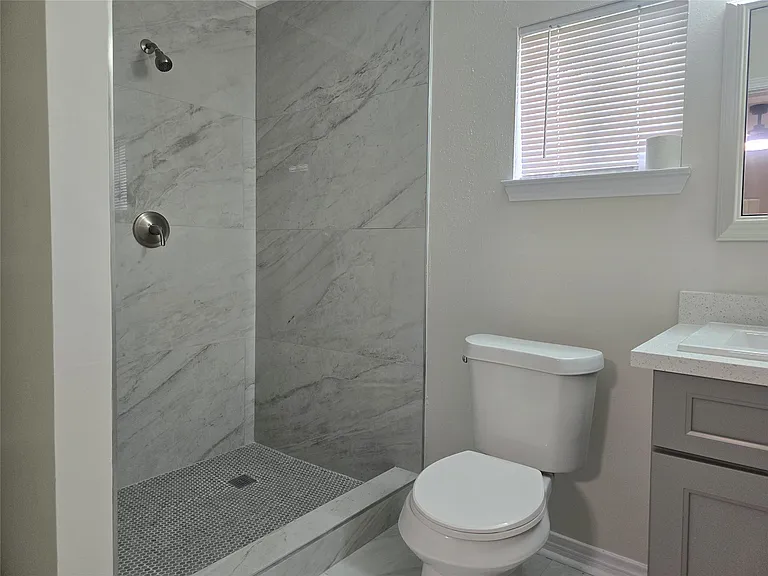 10518 Royal Oaks Dr — Photo 14