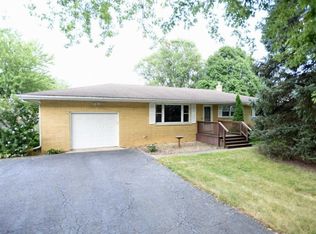 9021 Lee Pl, Crown Point, IN 46307