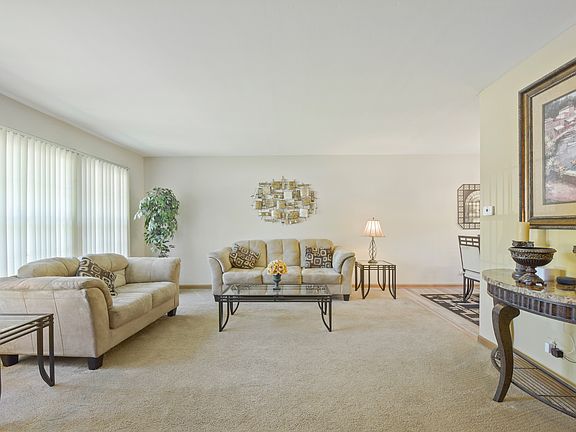 5th image of 7820 Pebblebrook Cir