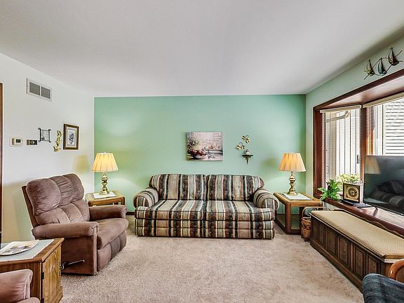 4th image of 1029 Donna Ln