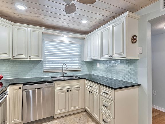 5th image of 315 N Causeway 3050 New