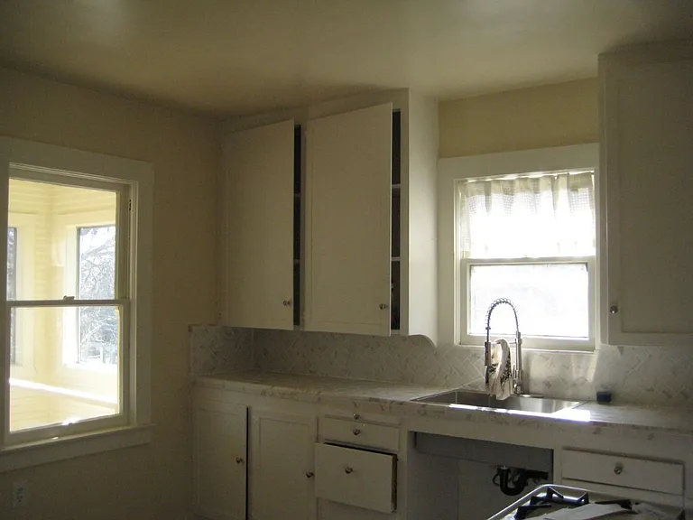 315 S School St — Photo 6