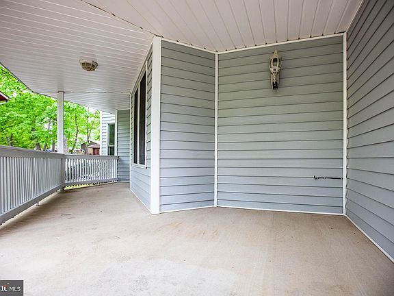 5th image of 1014 Harbour Dr
