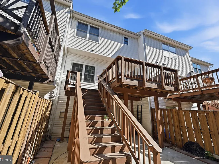 7676 Helmsdale Pl — Photo 35