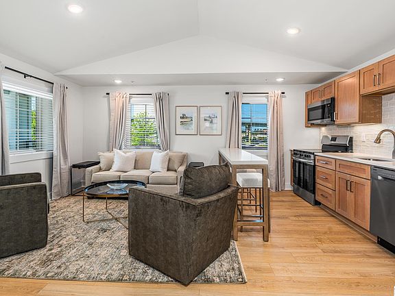 4th image of 219 Greensboro Ave #1201