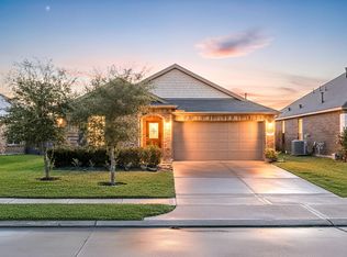 15606 Clearwater Bend Dr, Houston, TX 77044