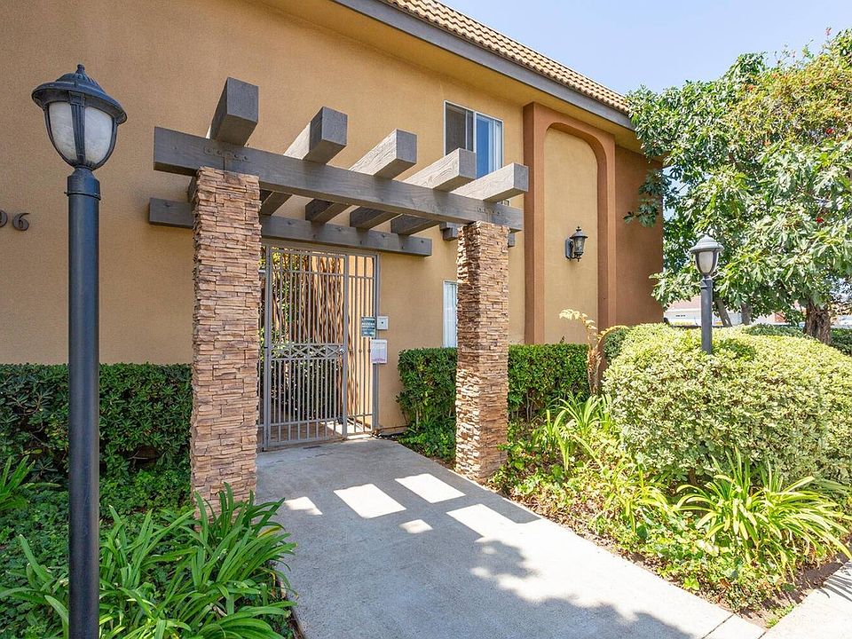 196 Guava Ave Chula Vista CA-Guava Court Gated Entrance