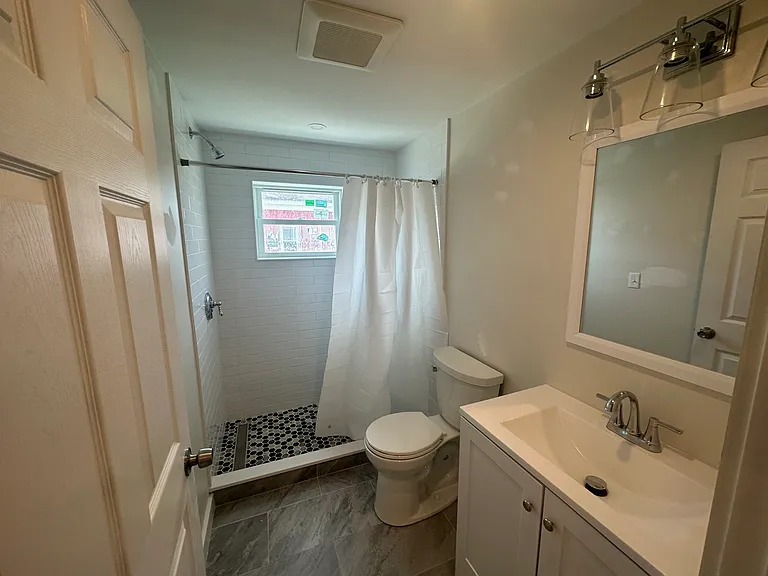 17 Byrnes St #1-2 — Photo 12