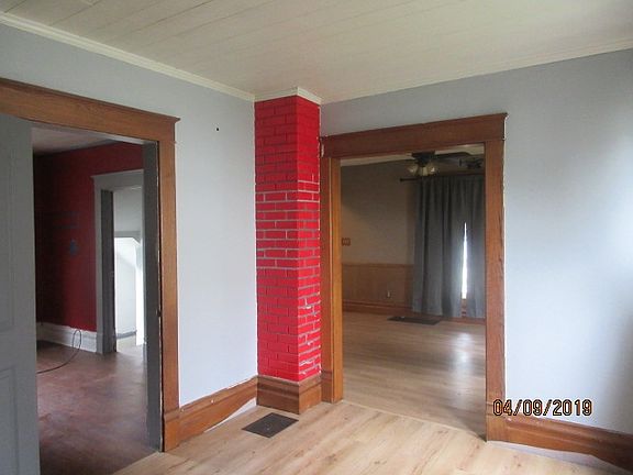 4th image of 125 Burman St