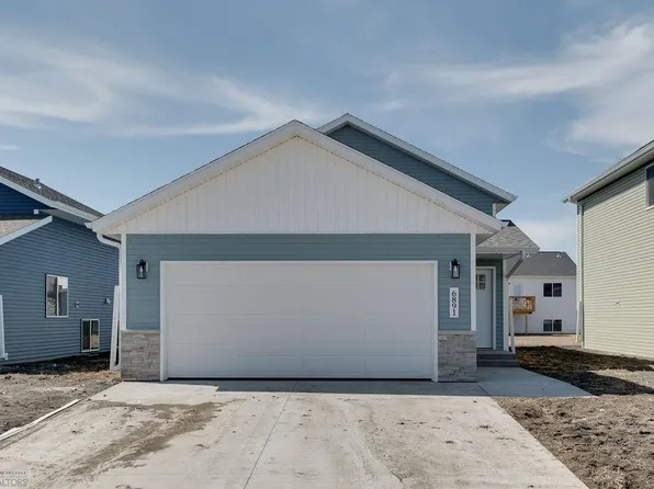 6891 Thomas St, Horace, ND 58047