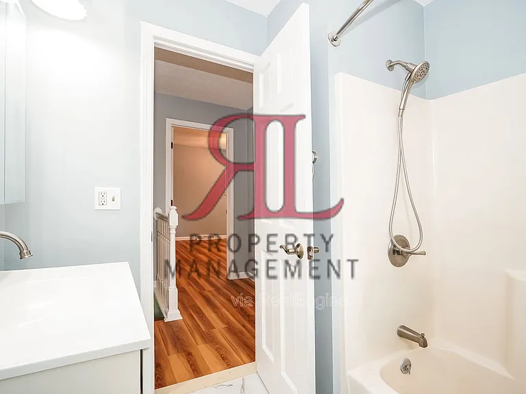 3501 Woodlawn Ave — Photo 15