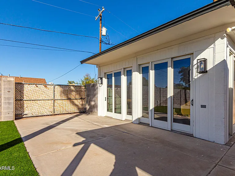 818 W Elna Rae St — Photo 38
