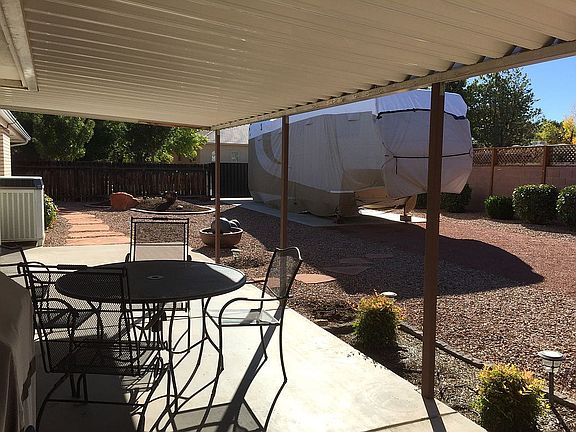 4th image of 1194 E Tamarisk Dr