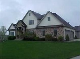 821 Mary Ellen Dr, Crown Point, IN 46307