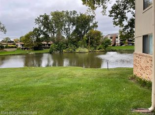 3915 Lone Pine Rd APT 101, West Bloomfield, MI 48323
