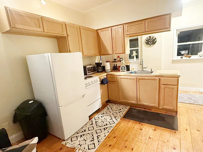 54 James St #2 — Photo 4