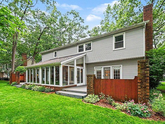 5th image of 15766 Durham Way