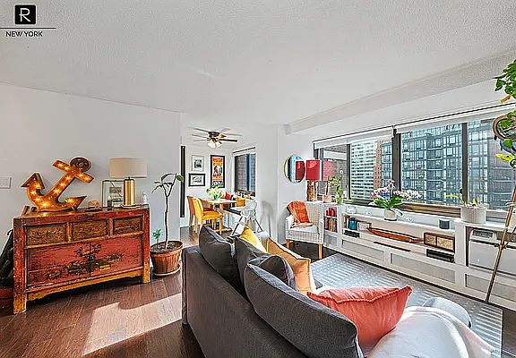 3rd image of 77 Fulton St APT 23G