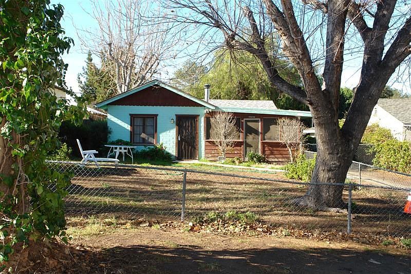1st image of 15658 Country Club Dr