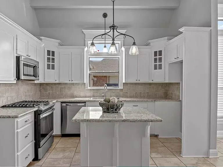 13080 Dutchtown Lakes Dr — Photo 1