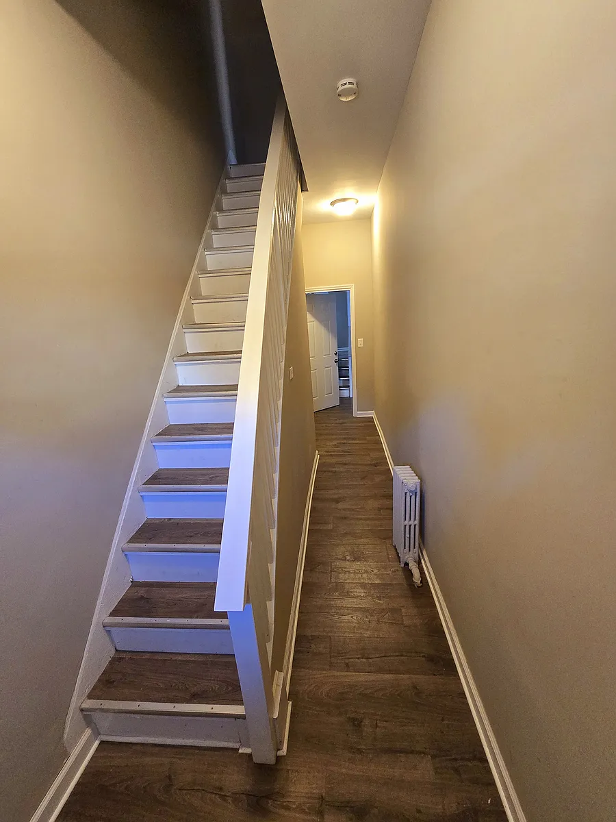 Building Photo - 308 N 2nd St #1