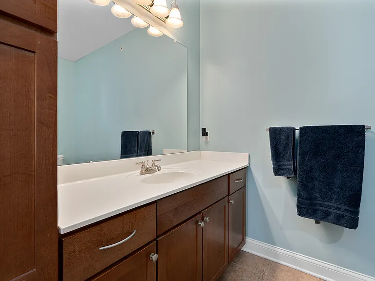 936 Perry St #302 — Photo 14