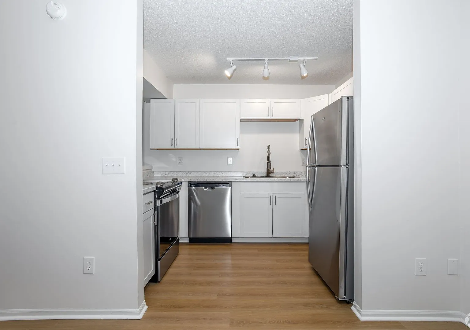 Coventry Apartments — Photo 4