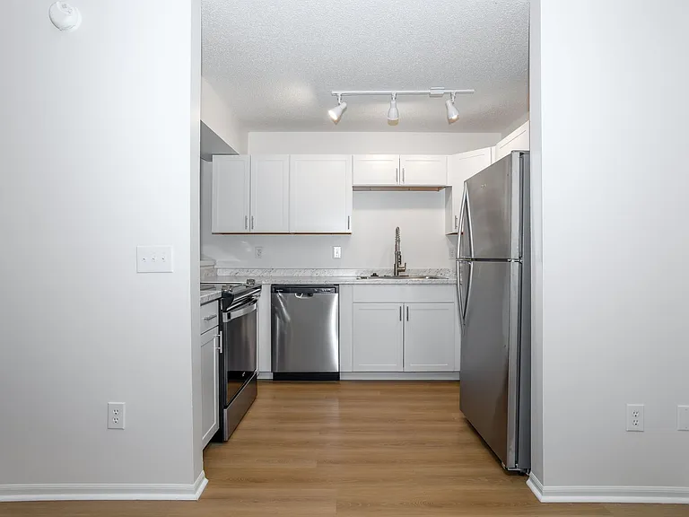 Coventry Apartments — Photo 11