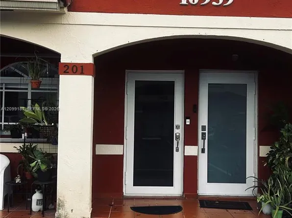 10939 W Okeechobee Rd Unit 201, Hialeah Gardens, FL 33018