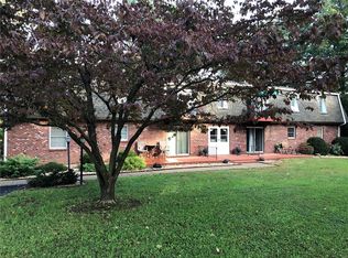 430 N 11th St APT 8, Murphysboro, IL 62966