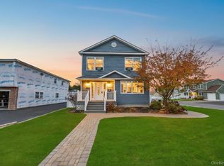 297 Catskill Avenue, Lindenhurst, NY