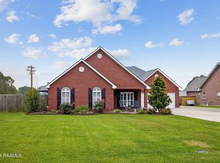 108 Oaktree Ln, Rayne, LA 70578
