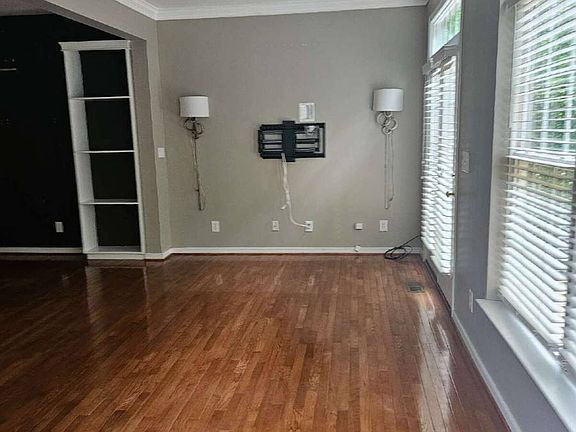 5th image of 11451 Abbots Cross Ln